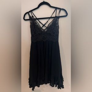 Listicle Women's Black Lace V-Neck Spaghetti Strap Short Lined Dress Size XS